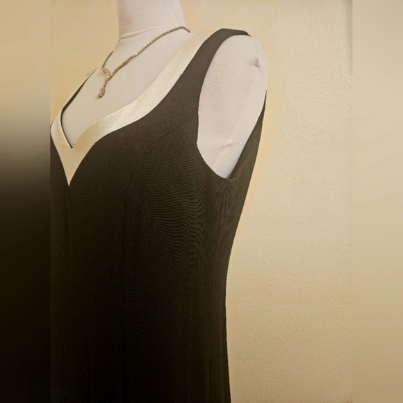 Black/White Maxi Dress by Virgo II - Picture 2 of 6